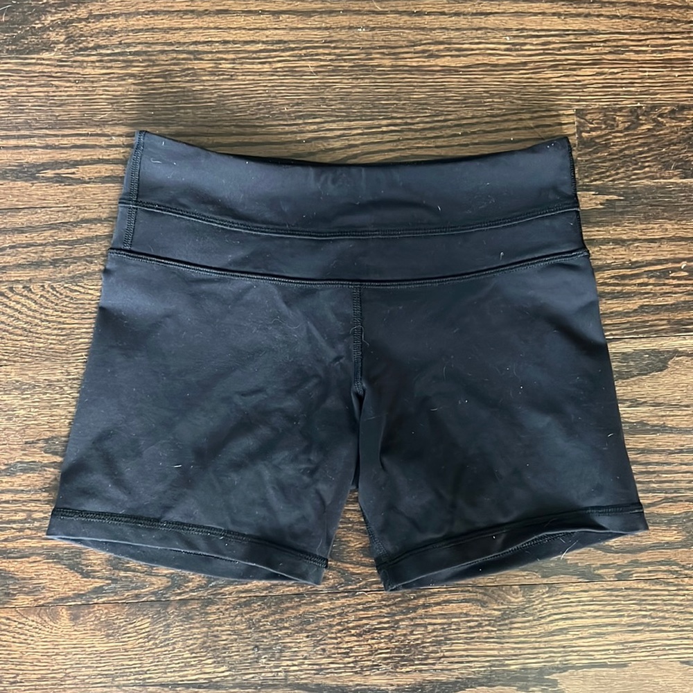 Lululemon Grove Short 4”
